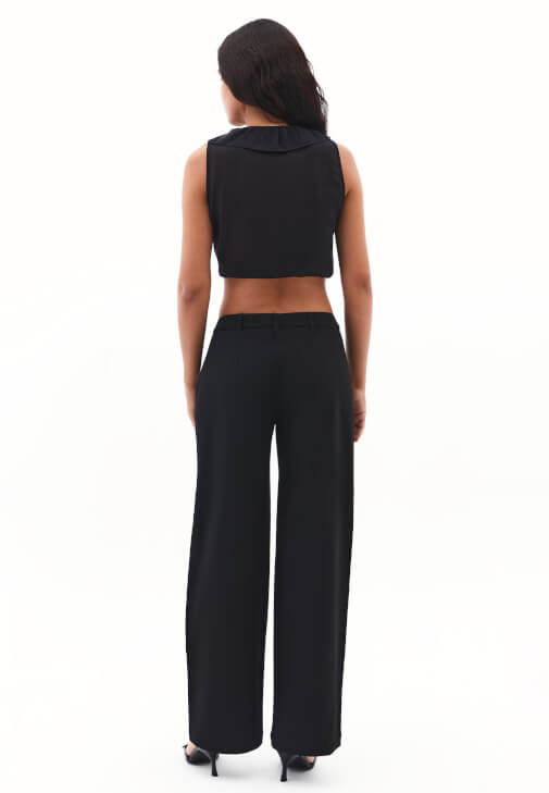 Orta Bel Pantolon ve Fırfırlı Bluz Kombini