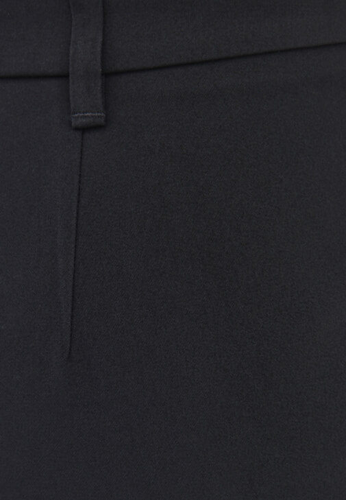 Orta Bel Pantolon ve Fırfırlı Bluz Kombini