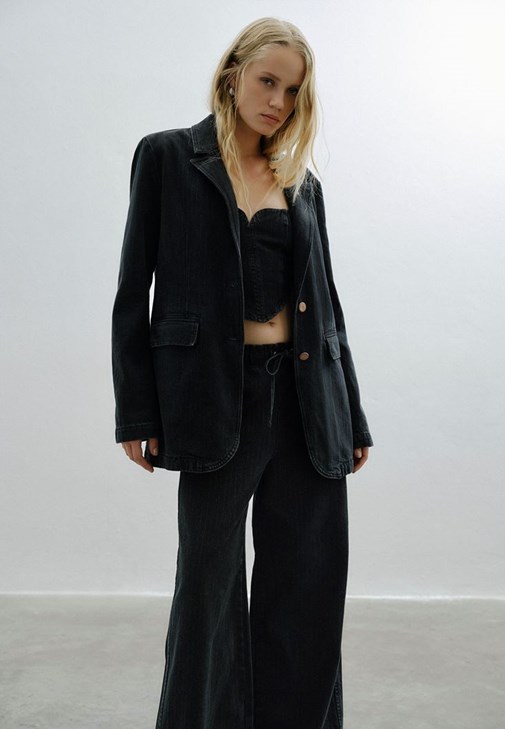 Blazer Ceket ve Barrel-Fit Pantolon Kombini