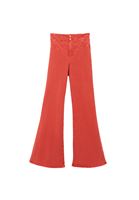Flare Pantolon ve Kare Yaka Atlet Kombini