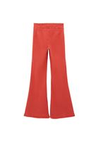 Flare Pantolon ve Kare Yaka Atlet Kombini