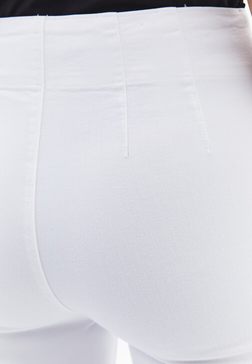 Flare Pantolon ve Büzgülü Bluz Kombini