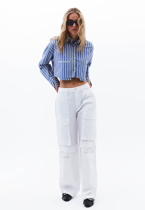 Cepli Crop Gömlek ve Kargo Pantolon Kombini