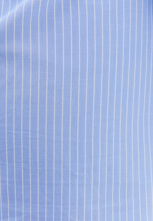 Şort Detaylı Mini Etek ve Gömlek Kombini