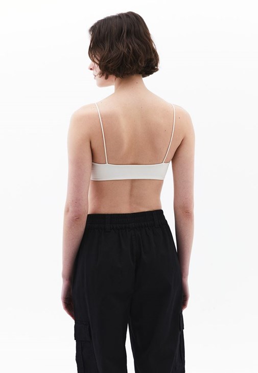 İnce Askılı Bralet ve Straight-Fit Pantolon Kombini