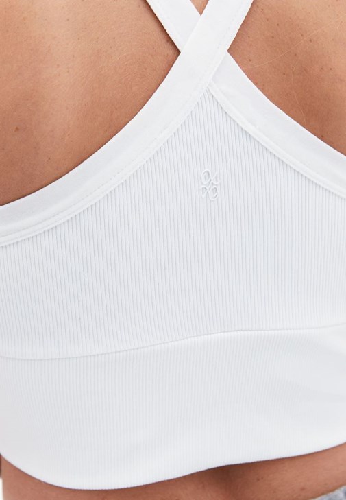 Crop Atlet ve Denim Detaylı Pantolon Kombini