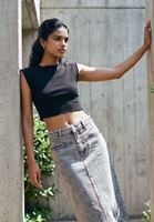 Bayan Siyah Sıfır Yaka Crop Tişört