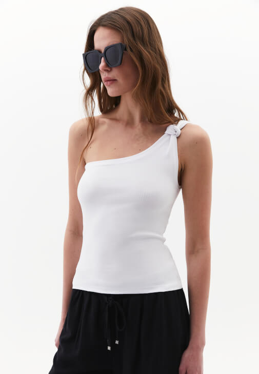 Tek Omuz Atlet ve Keten Pantolon Kombini