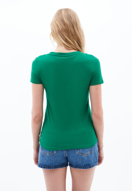 Tişört ve Boyfriend Pantolon Kombini