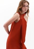 Bayan Kırmızı Yaka Detaylı Saten Elbise