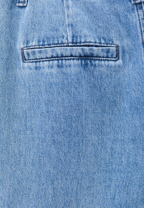 Yüksek Bel Balon Pantolon ve Atlet Kombini