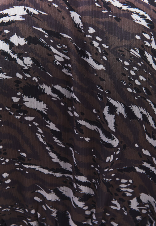 Fırfır Detaylı Mini Elbise ve Çizme Kombini