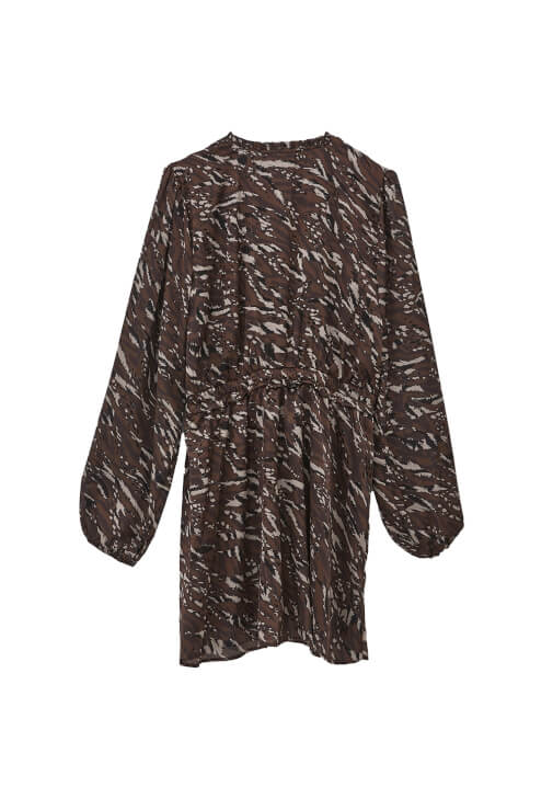 Fırfır Detaylı Mini Elbise ve Çizme Kombini