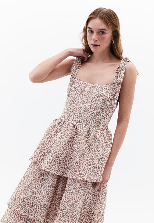 Keten Uzun Elbise ve Tokalı Ayakkabı Kombini