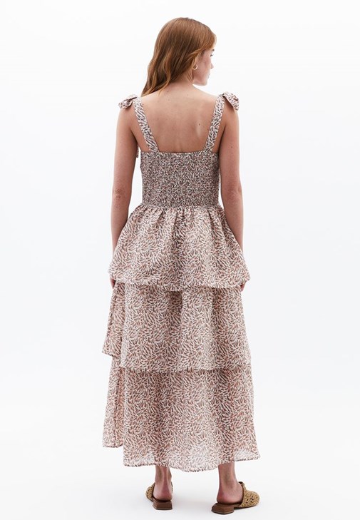 Keten Uzun Elbise ve Tokalı Ayakkabı Kombini