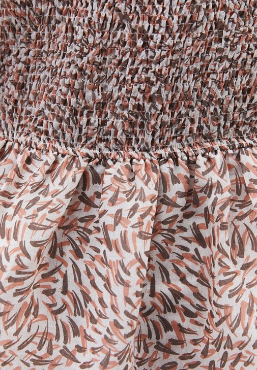 Keten Uzun Elbise ve Tokalı Ayakkabı Kombini