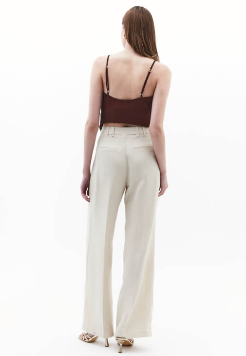 Keten Pantolon ve Volanlı Atlet Kombini