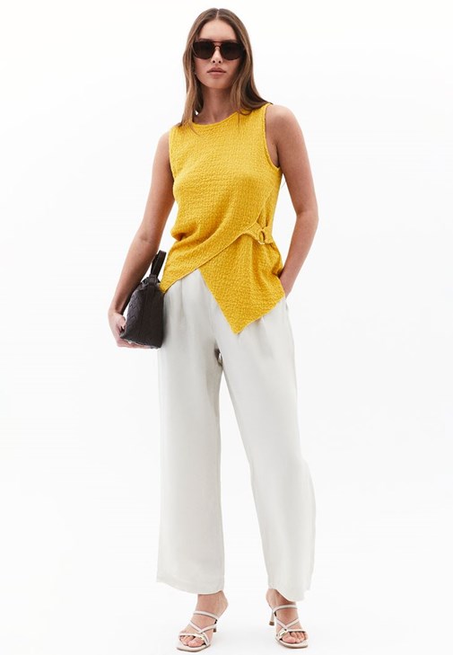 Keten Karışımlı Pantolon ve Modal Bluz Kombini