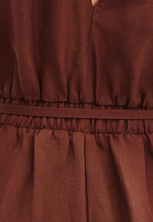 Keten Tulum ve Topuklu Terlik Kombini