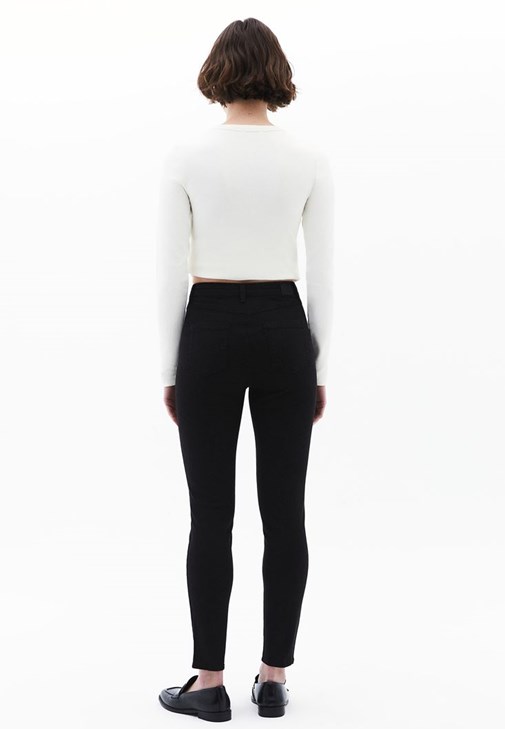 Tencel Pantolon ve Çıtçıtlı Tişört Kombini