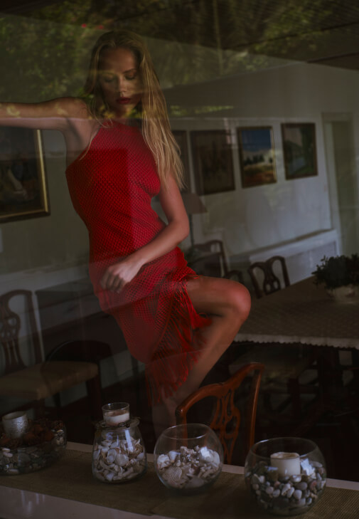 Turuncu Halter Yaka Fileli Midi Elbise