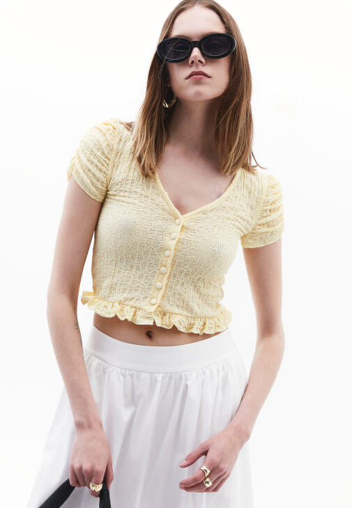 Sarı Düğmeli V Yaka Bluz