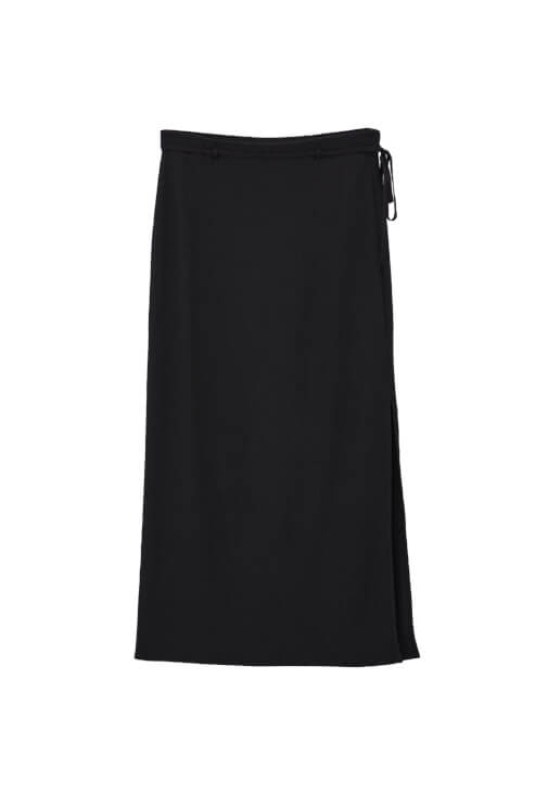 Yırtmaçlı Uzun Etek ve Yelek Kombini