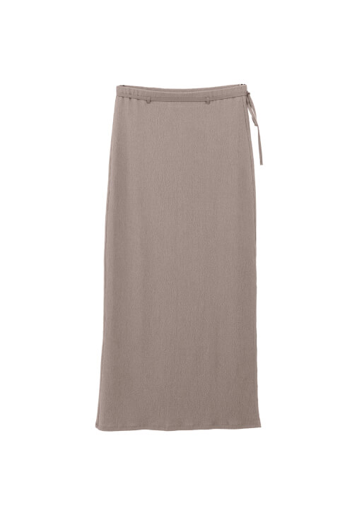 	Uzun Etek ve Bağlamalı Yelek Kombini