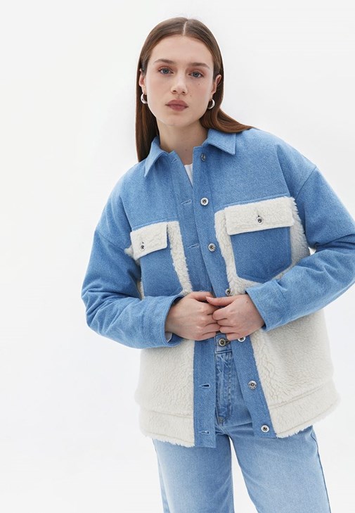 Mavi Peluş Detaylı Denim Ceket