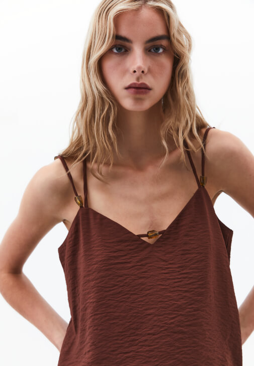 Askılı Bluz ve Denim Pantolon Kombini