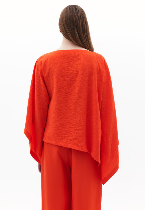 Asimetrik Yaka Bluz ve Tencel Pantolon Kombini