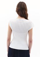 Bot Yaka Triko Bluz ve Wide-Leg Pantolon Kombini