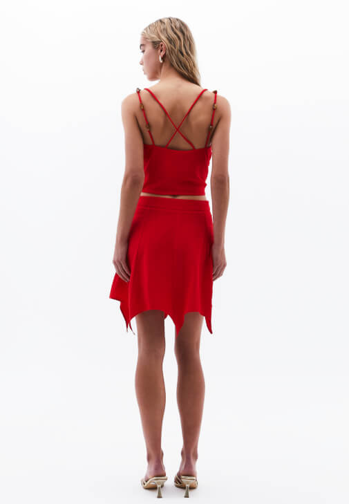 Asimetrik Etek ve Askılı Bluz Kombini