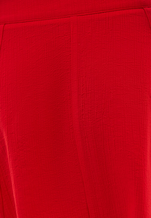 Asimetrik Etek ve Askılı Bluz Kombini