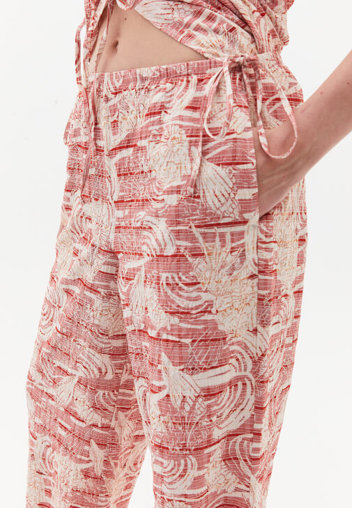 Pantolon ve Straplez Bluz Kombini