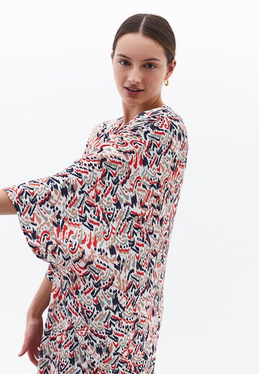 Desenli Kimono ve Mini Şort Kombini