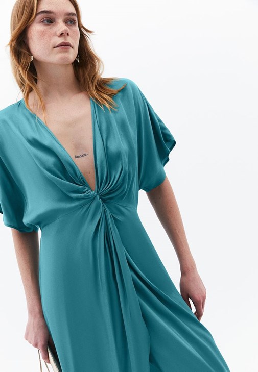 Burgulu Elbise ve Terlik Kombini