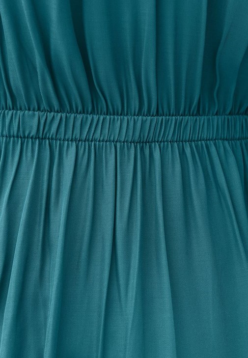 Burgulu Elbise ve Terlik Kombini