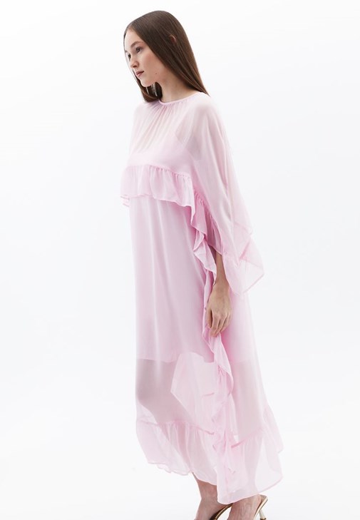 Fırfırlı Elbise ve Tokalı Ayakkabı Kombini