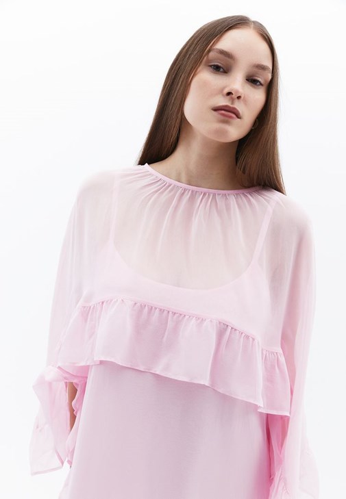 Fırfırlı Elbise ve Tokalı Ayakkabı Kombini