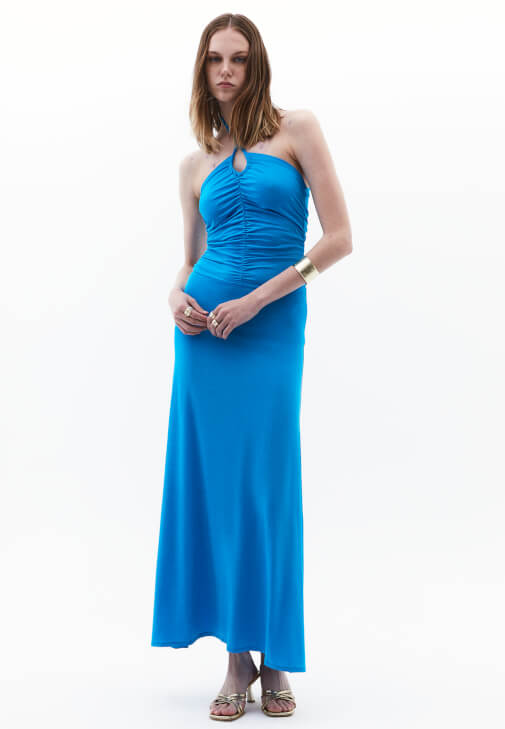 Boncuk Detaylı Elbise ve Terlik Kombini