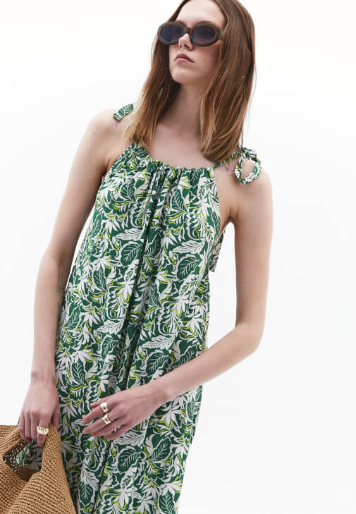 Bağlamalı Elbise ve Çanta Kombini