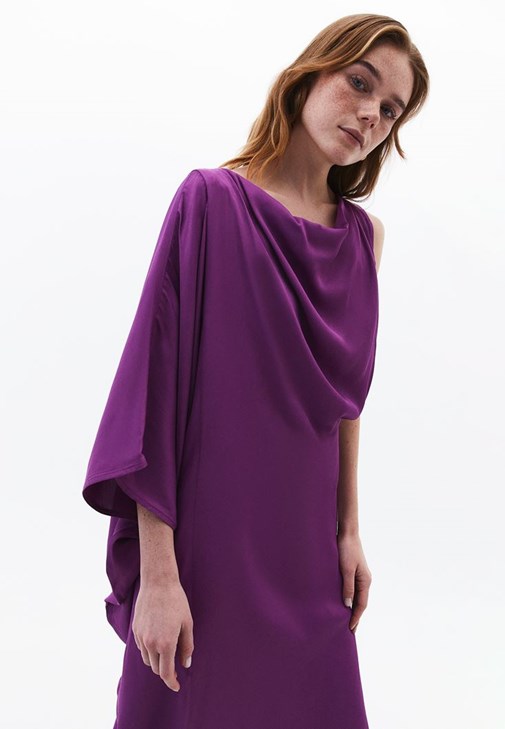 Asimetrik Midi Elbise ve Topuklu Terlik Kombini