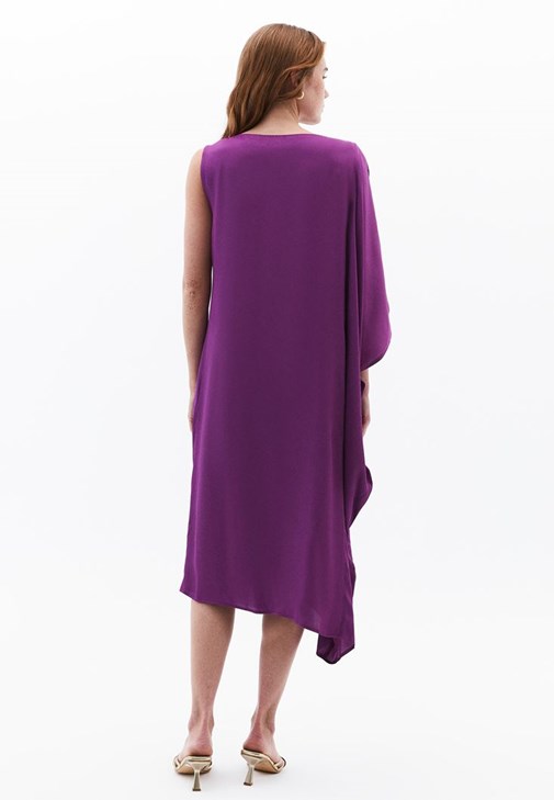 Asimetrik Midi Elbise ve Topuklu Terlik Kombini