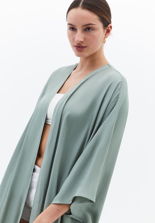 Kol Detaylı Kimono ve Şort Kombini