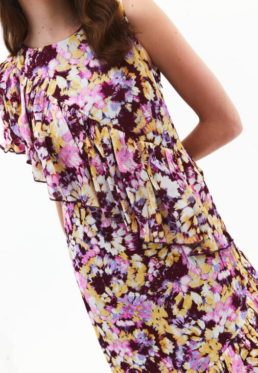 Fırfır Detaylı Elbise ve Çizme Kombini