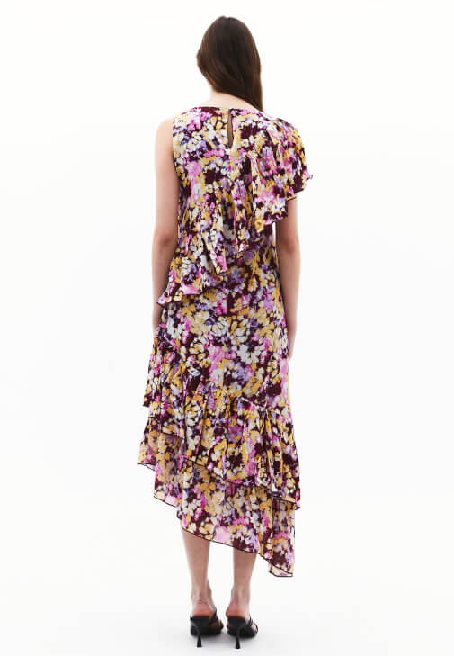 Fırfır Detaylı Elbise ve Çizme Kombini