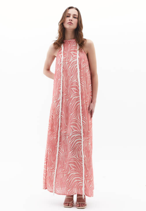 Püsküllü Elbise ve Terlik Kombini