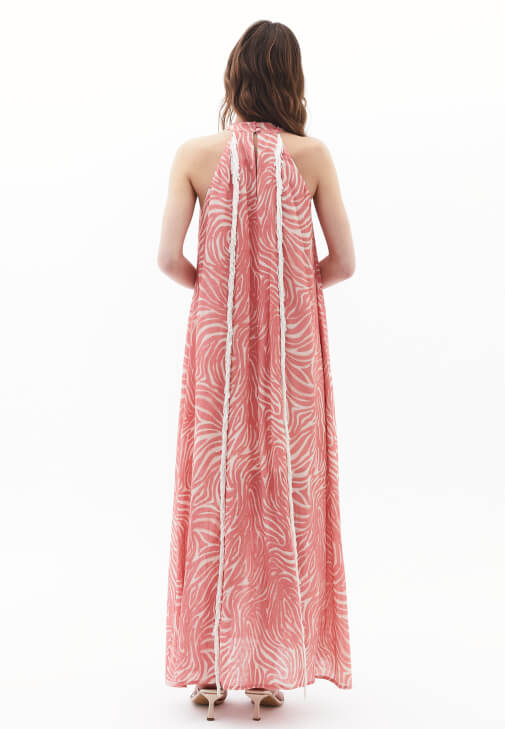 Püsküllü Elbise ve Terlik Kombini