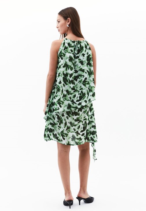 Fırfırlı Elbise ve Fiyonk Detaylı Terlik Kombini